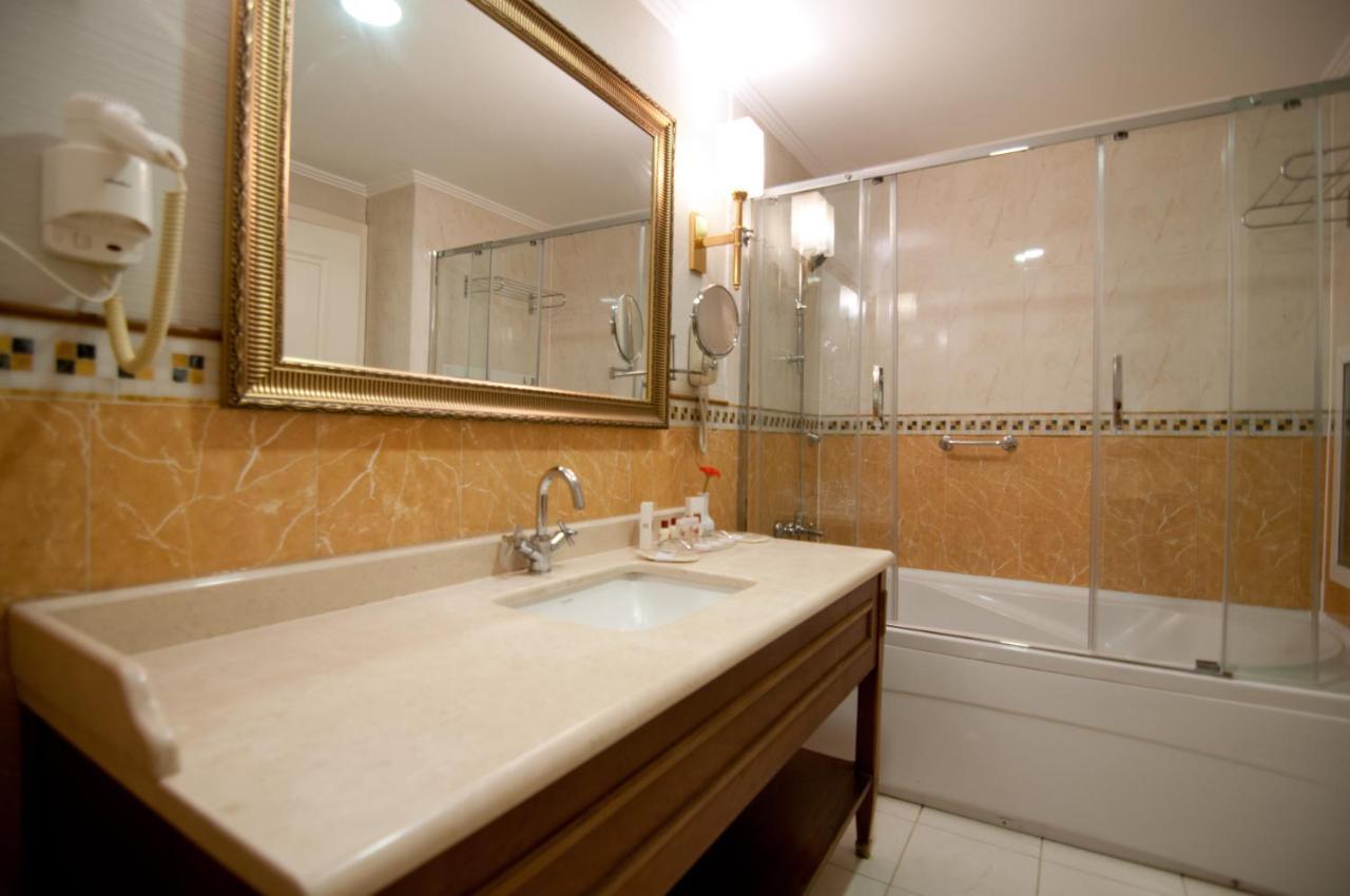 Taksim Metropark Hotel Istanbul Bagian luar foto