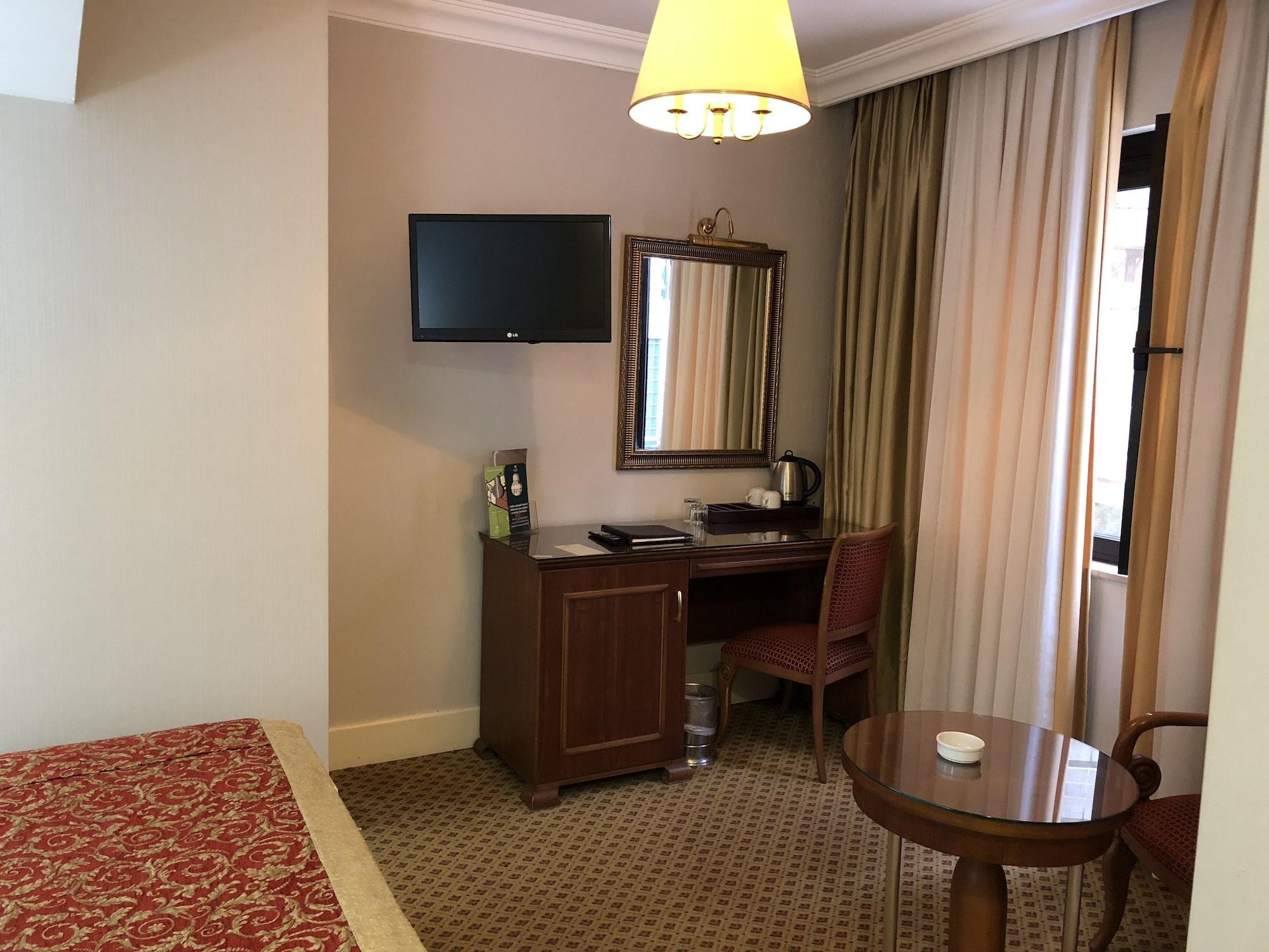 Taksim Metropark Hotel Istanbul Bagian luar foto