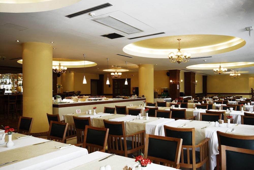 Taksim Metropark Hotel Istanbul Bagian luar foto