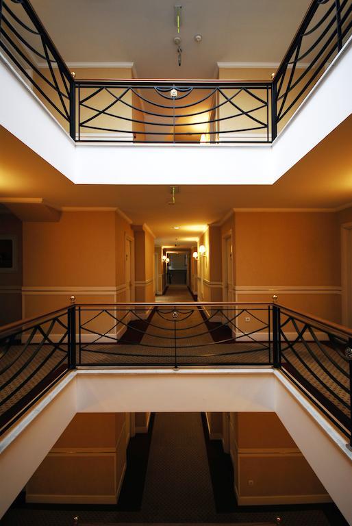 Taksim Metropark Hotel Istanbul Bagian luar foto