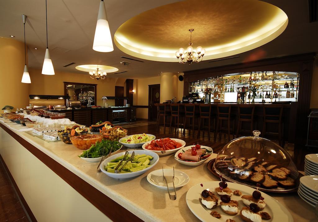 Taksim Metropark Hotel Istanbul Bagian luar foto