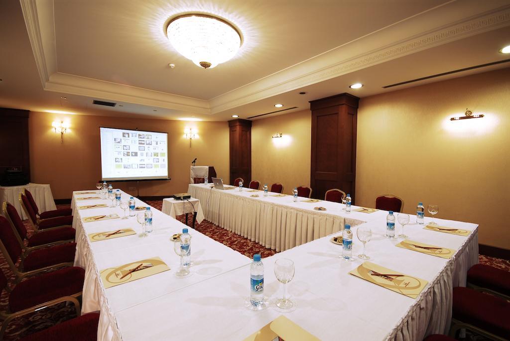 Taksim Metropark Hotel Istanbul Bagian luar foto