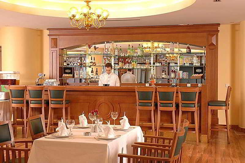Taksim Metropark Hotel Istanbul Bagian luar foto