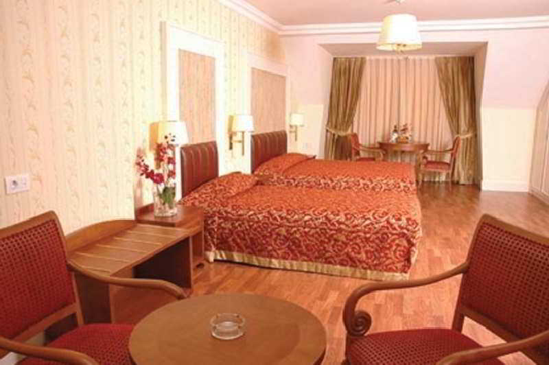 Taksim Metropark Hotel Istanbul Bagian luar foto