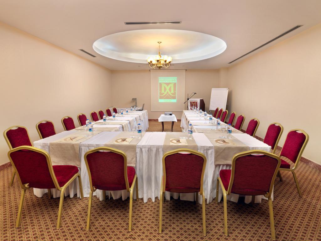 Taksim Metropark Hotel Istanbul Bagian luar foto